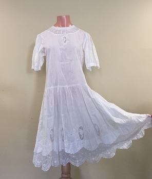White Cotton Dress, 1920s Style / by Malika, 1980s