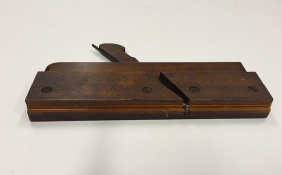 Moulding Plane, 1/8” Beading