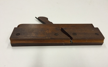 Moulding Plane, 1/8” Beading