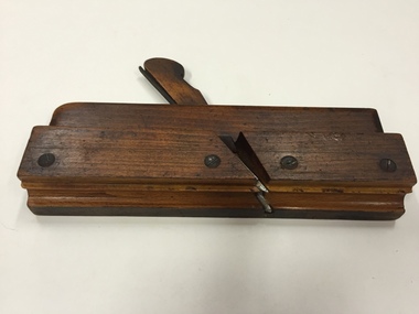 Moulding Plane, 7/8" Rebate with scriber & depth adjuster