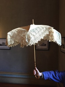 Cream Silk & Lace Parasol, circa 1900