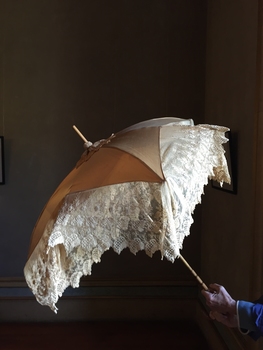 Cream Silk & Lace Parasol