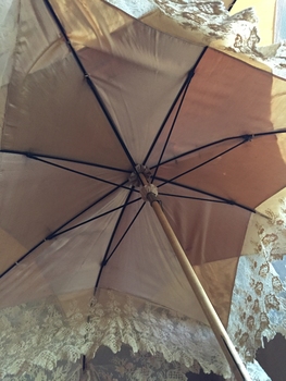 Cream Silk & Lace Parasol