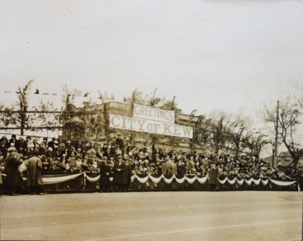 The Kew "Strong Post" St Kilda Road, 1927