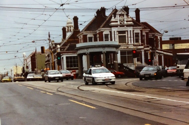 Junction of High Street and Cotham Road, Kew, 2001