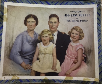  The Royal Family : a "Victory" Jig-Saw Puzzle