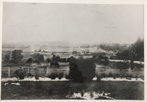 Kew looking East to Deepdene, c.1905