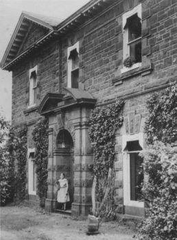 Alma Figuerola at the front door D'Estaville
