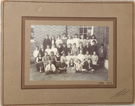 Grade 4, Kew State School, 1924