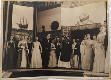 Gay Rosalinda / an arrangement of Johann Strauss's Die Fledermaus