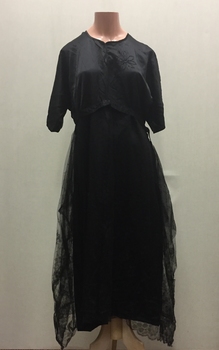 Black Silk & Chantilly Lace Evening Dress, 1920s