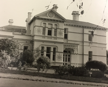 'Otira', Walpole Street, Kew