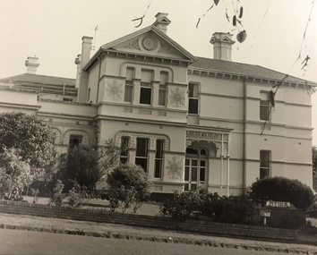 'Otira', Walpole Street, Kew