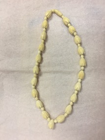 Jewellery, Necklace, Bone Flowers & Pendant, 1950s, 1950s