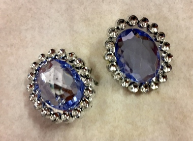 Jewellery, Earrings