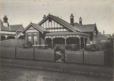 29 Uvadale Grove, Kew