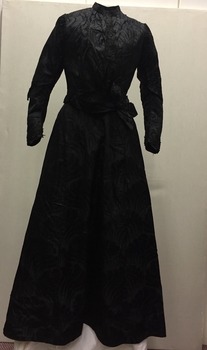 Women's Dress Comprising Bodice & Skirt, 1895-1900