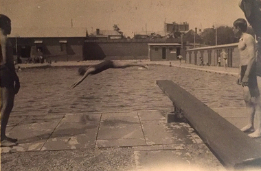 Kew Municipal Baths