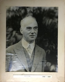 Dr Joseph T Hollow, 1922-1928