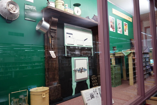 Display: Model Kitchen of the 1920s, Kew Library, 2014