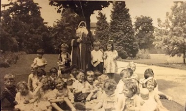Kew Baptist Church Kindergarten, Alexandra Gardens (Kew), circa 1946