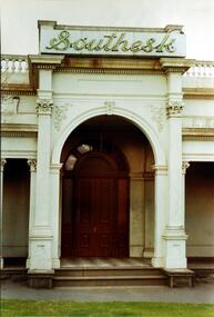 Entrance to ‘Southesk’, Cotham Road, Kew (dem. 1970)