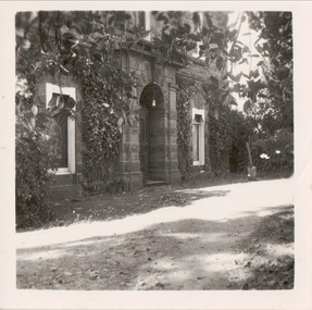 Portico, D'Estaville, 7 Barry Street