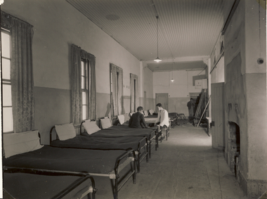 Photograph, Australian News and Information Bureau, Hospital Ward, Kew Mental Hospital, 1956