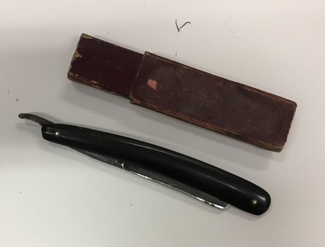 Cut-throat Razor and Case