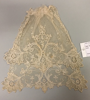 Lace jabot