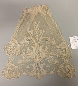 Lace jabot
