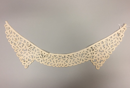 Pelerine collar
