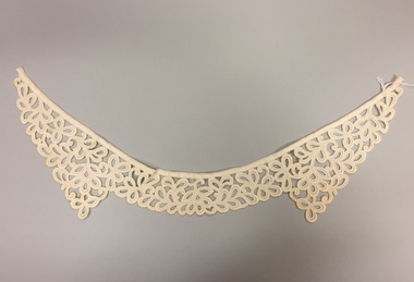 Pelerine collar