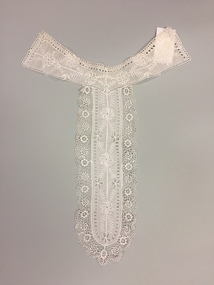 Lace Jabot