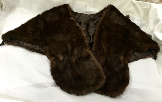 Large Fitted Brown Fur Stole