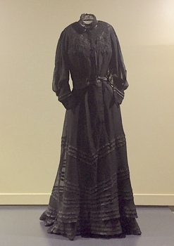 Black Lace Evening Dress, circa 1907