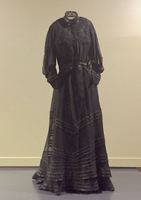 Black Lace Evening Dress, circa 1907