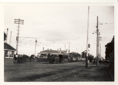 Photograph, Corner of Cotham and Burke Roads, Kew, 1919