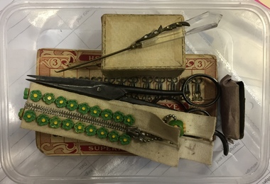 Equipment - Domestic Equipment, Miscellaneous Sewing Items