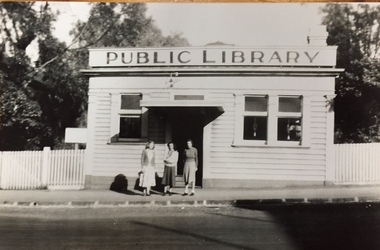 Photograph - Print Copy, Public Library, Walpole Street, Kew