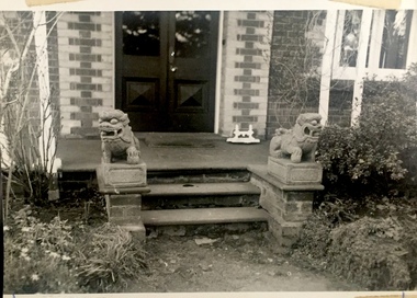 Lions, 'Roseneath', Pakington Street