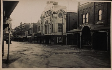 Postcard: Flood, Glenferrie Road, Hawthorn
