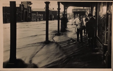 Postcard: Flood, Glenferrie Road, Hawthorn