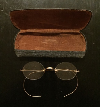 Optical glasses and leather case