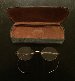 Optical glasses and leather case