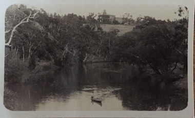Photograph: The Yarra River at Kew