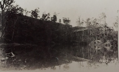 Photograph: Zig-zag Bridge on the Yarra River at Kew