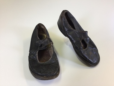 Footwear: Boy's Leather Shoes