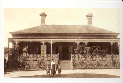 Photograph: Garoopna, A'Beckett Street