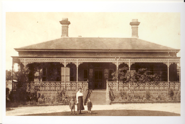 Photograph: Garoopna, A'Beckett Street